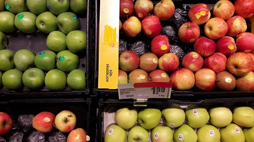 Äpfel im Supermarkt