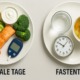 5:2-Diät bei Diabetes: Zwei Teller im Vergleich – links normale Mahlzeit mit Fisch, Gemüse und Blutzuckermessgerät, rechts Fastentag mit Suppe, Wasser und Uhr