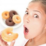 Frau mit Donuts